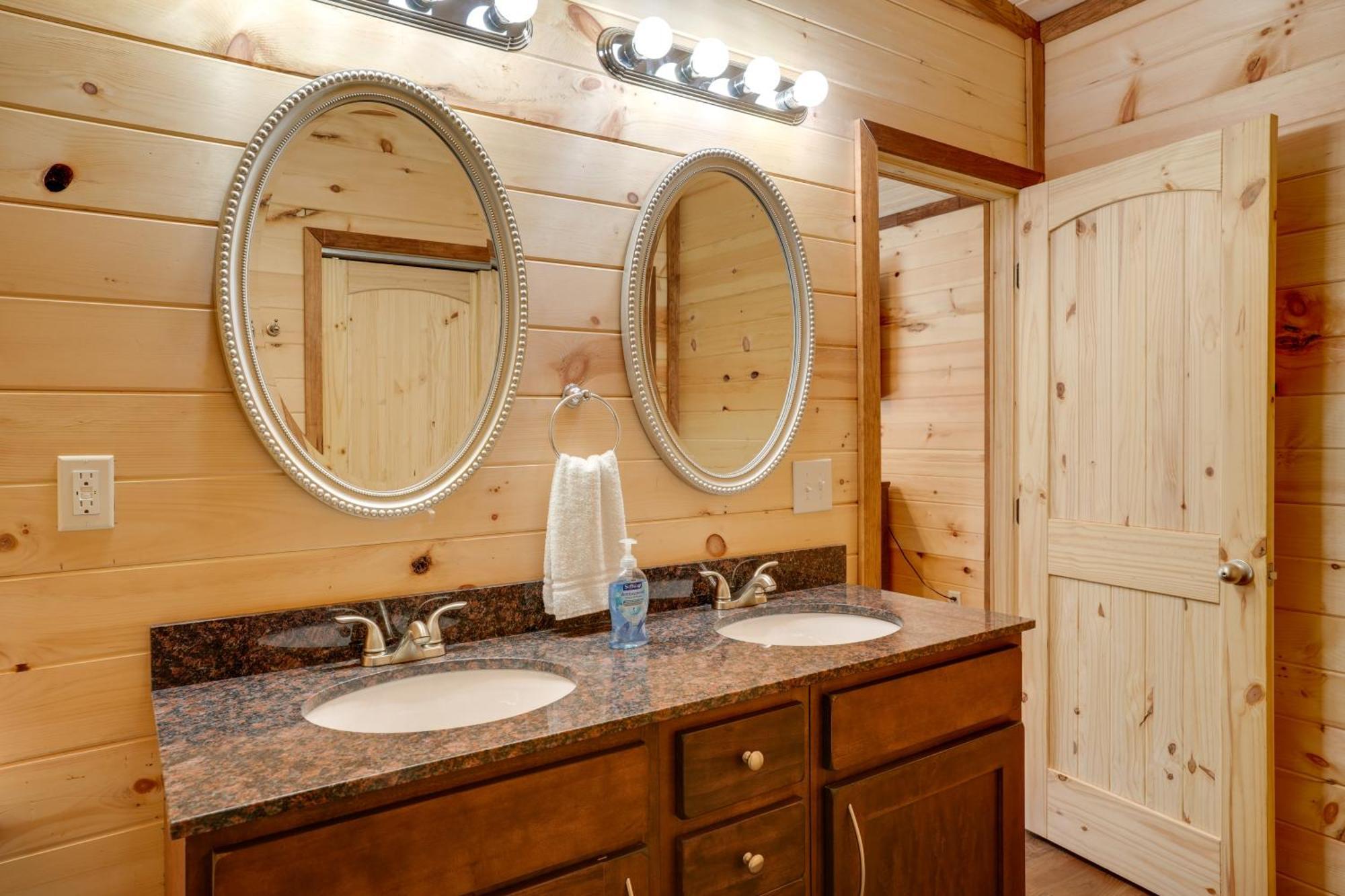 Lakeside Trenton Cabin On 7-Acre Property! Екстериор снимка